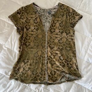 Pilcro v-neck T size M